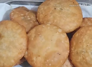 A picture of JODHPUR ki Famous Street Food Onion Kachori/Pyaaz ki kachori.