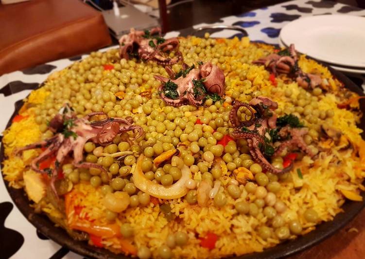 Paella valenciana