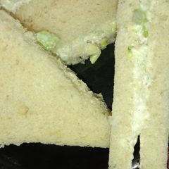 A picture of Cabbage Sandwich.
