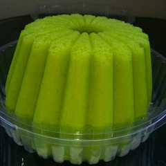 รูปของ Bolu pandan santan kukus gurih dan lembut