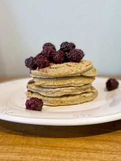 Una foto de Hot cakes de avena sin (lácteos, azúcar y grasa) 😅