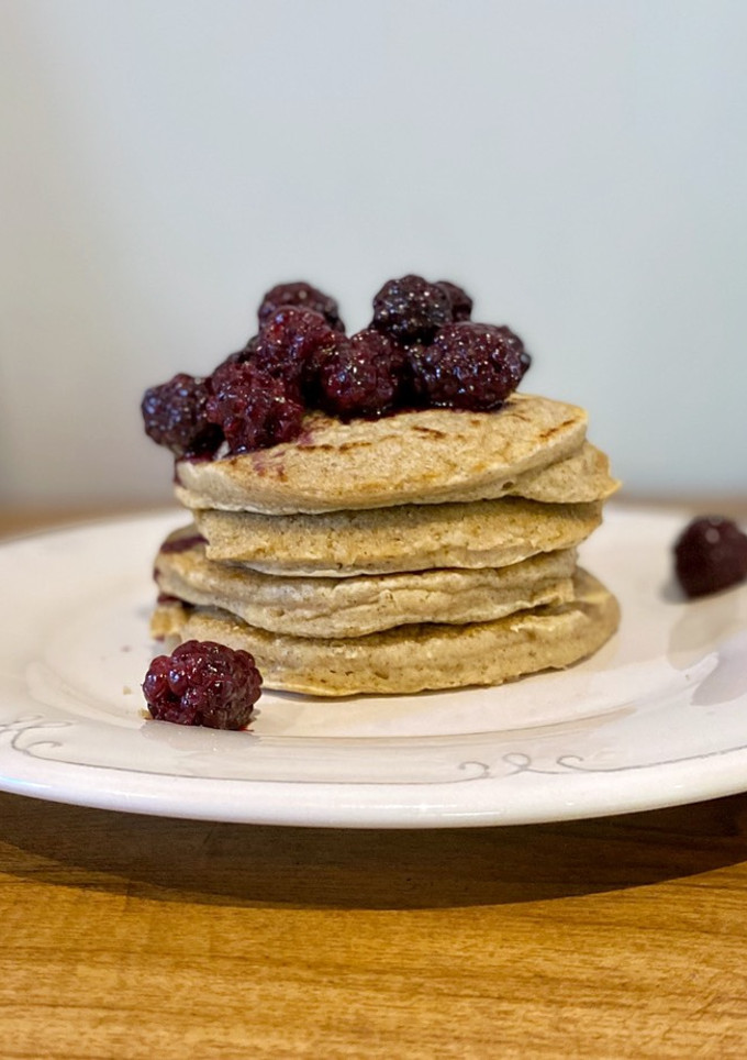 Una foto de Hot cakes de avena sin (lácteos, azúcar y grasa) 😅