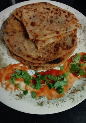 પંજાબી સ્ટફ પરાઠા (Punjabi Stuffed Paratha Recipe In Gujarati) રેસીપી મુખ્ય ફોટો