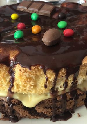Une photo de Gâteaux chocolat génoise crème pâtissière et coulis de nutella