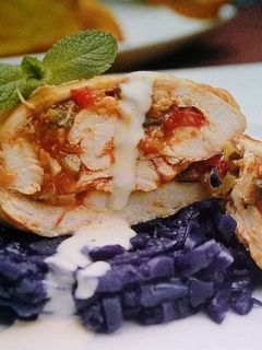 Una foto de Pollo relleno con pisto