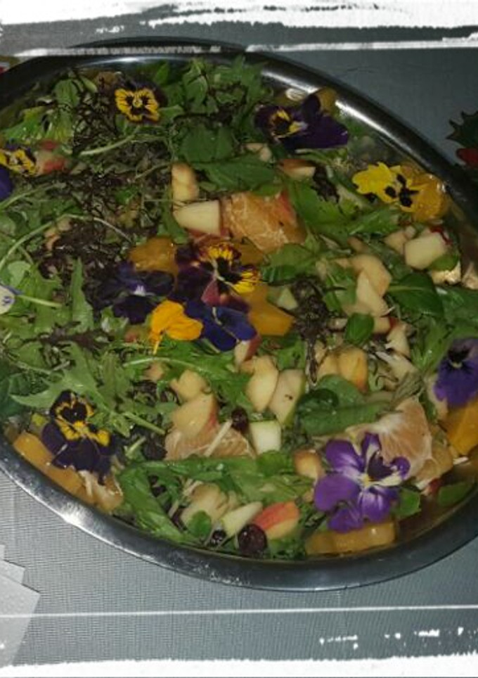 Una foto de Ensalada navideña