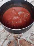 Carne en pasta de tomate