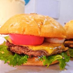 A picture of Juicy Hamburger.