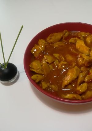 Foto principal de Pechuga de pollo en salsa con toque asiático