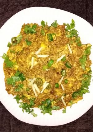 A picture of Egg maghaz masala.