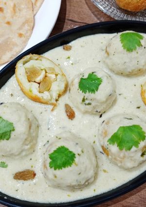 क्रीमी मलाई कोफ्ता करी(Creamy malai kofta curry recipe in Hindi) रेसिपी मुख्य फोटो