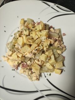 Una foto de Revuelto de pencas de acelga y jamón