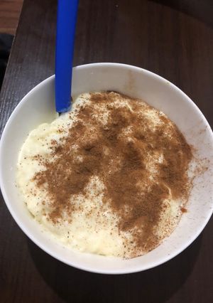 Una foto de Arroz con leche cremoso