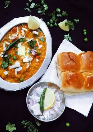 A picture of Restaurant style Pav Bhaji.
