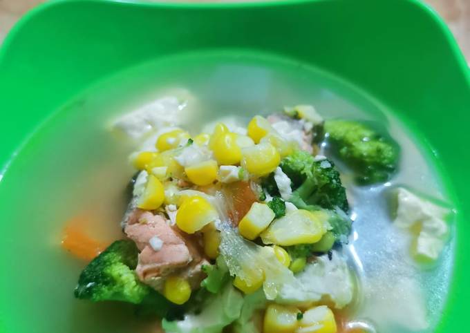 Resep mudah membuat Sup Salmon MPasi 18 bulan yang sempurna