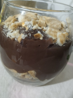 Una foto de Crema de chocolate con galletitas