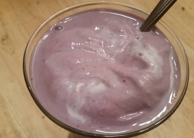 Step-by-Step Guide to Prepare Homemade Member-berry Milkshake