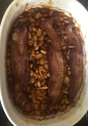 A picture of Apple Pie Baked Beans.