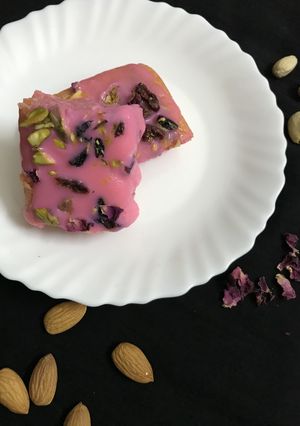 A picture of Strawberry Almond Blondies.