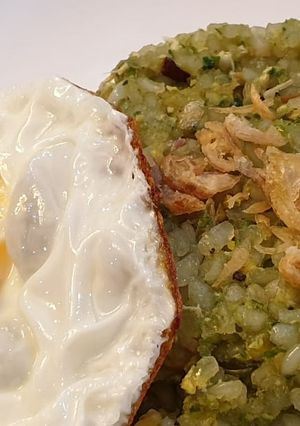 Foto resep Nasi goreng hijau sirataki jambal kecombrang #keto #debm