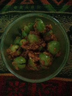 ગુંદા નું લોટ વાળું ભરેલું શાક (Gunda Besan Bharelu Shak Recipe In Gujarati) રેસીપી મુખ્ય ફોટો
