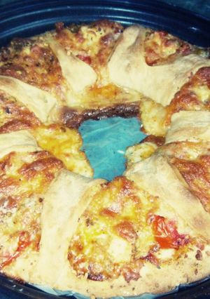 A picture of Double trouble 5 cheese's pizza.