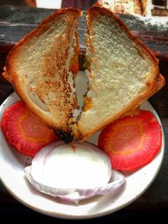 ব্রেড স্যান্ডউইচ (Bread Sandwich recipe in bengali) রেসিপির প্রধান ছবি