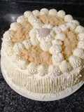 Torta de hojarasca, manjar y crema