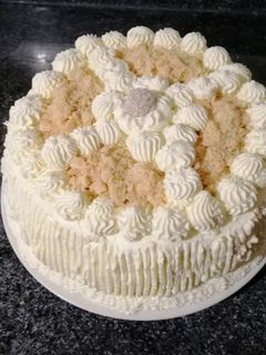 Una foto de Torta de hojarasca, manjar y crema