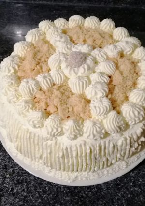 Una foto de Torta de hojarasca, manjar y crema