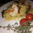 Prawn chow mein (fideos chinos con salteado de verduras y gambas)