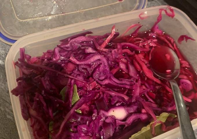Red cabbage pickle