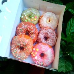 A picture of Doughnut Glazing.