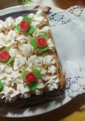 Foto di Torta millefoglie con frolla, crema al cioccolato e panna