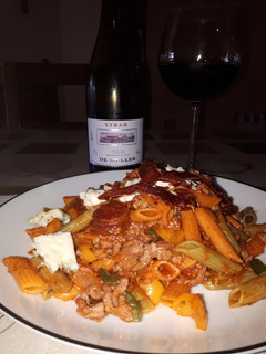 Una foto de Macarrones bolognesa a mi estilo