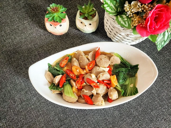 Langkah Gampang Membuat Resep Cah pakcoy baso bawang putih yang Sempurna