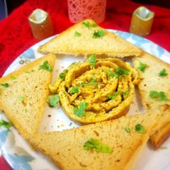A picture of Shami omelette / shami kebab wala omelette.