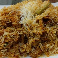 A picture of Chicken biryani.