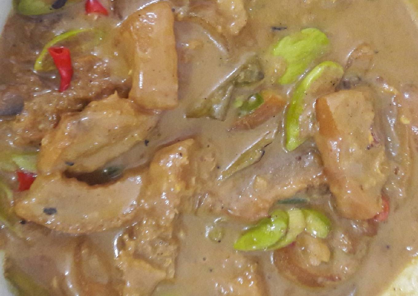 Soto kikil sapi kuah kuning