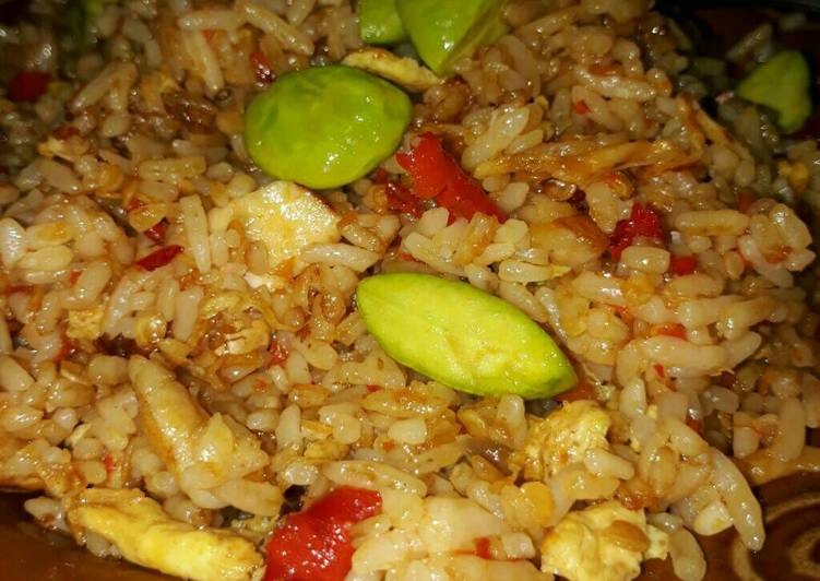 Langkah Mudah Menyiapkan Nasi goreng seafood+pete Lezat Sekali