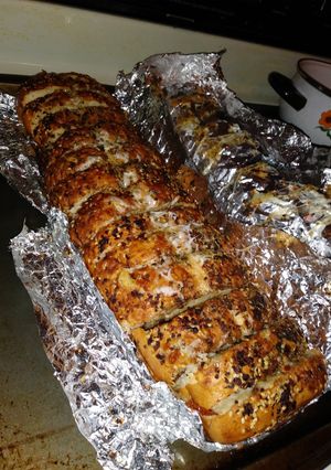 A picture of Cheesy Herb Garlic Bread Loaf.