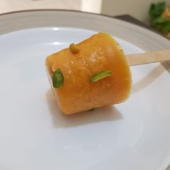 A picture of Mango kulfi.