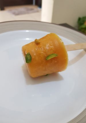 A picture of Mango kulfi.