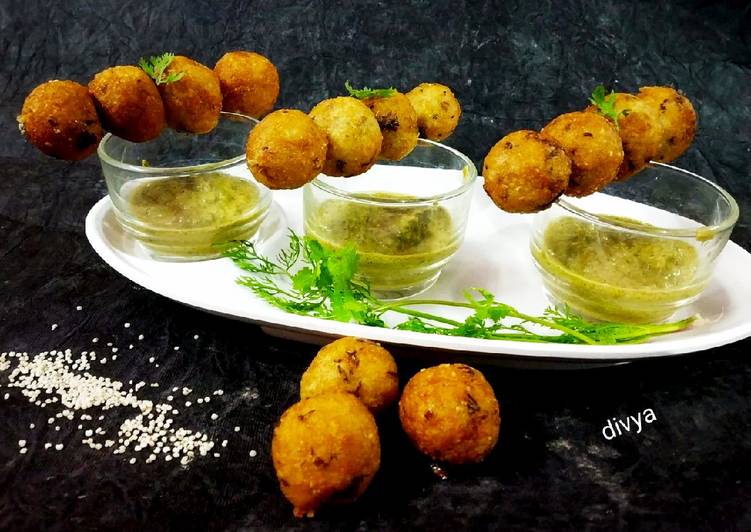 Falari samak rice balls in hari chutney