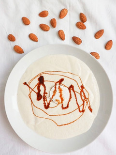 Una foto de Ajoblanco con queso de cabra ☀️