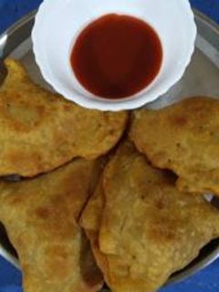 गव्हाचे समोसे (samose recipe in marathi) रेसिपी चे मुख्य फोटो