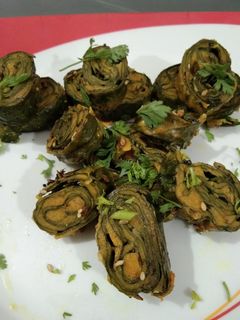 પાત્રા (Patra Recipe in Gujarati) રેસીપી મુખ્ય ફોટો