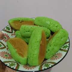A picture of Pukis Pandan.