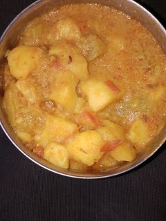 परवल आलू की सब्जी (Parwal aloo ki sabzi recipe in hindi) रेसिपी मुख्य फोटो