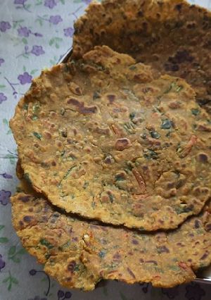 A picture of Mixed flour n mix leafy green vegetables thepla.